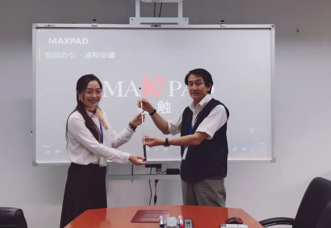 感謝新鋭電子工業様选购MAXPAD大型触摸屏平板电脑